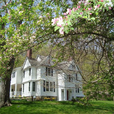 Pawling House Bed & Breakfast Exterior photo